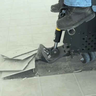 5000DL Ride-On Scraper | National Flooring Equipment