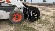 Glacier Extreme rake and brush grapple, close side view of the end plate and the grapple arm pivot