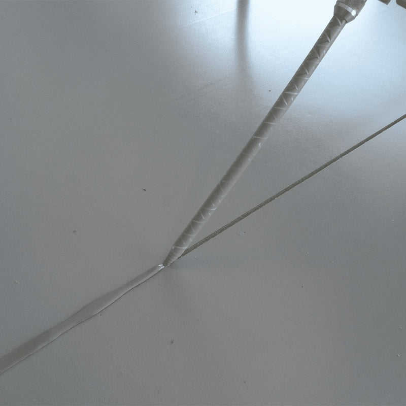 Freshly filled expansion joint line behind the pump