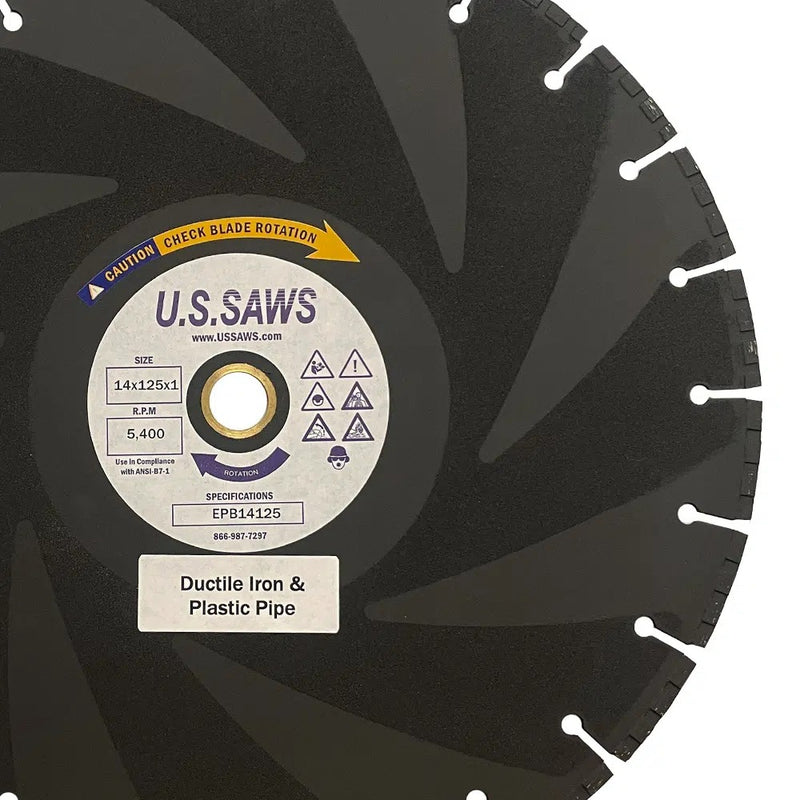 Pipe cutting blade with the hub label and rotation arrow filling the frame